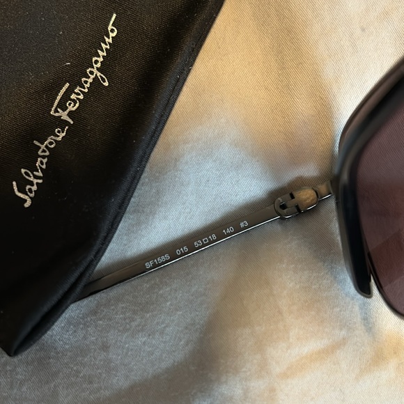 SALVATORE FERRAGAMO SUNGLASSES - Picture 6 of 7